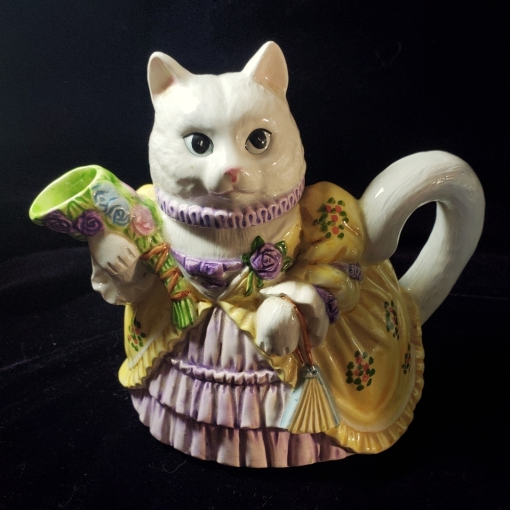 Lefton Cat musical teapot
